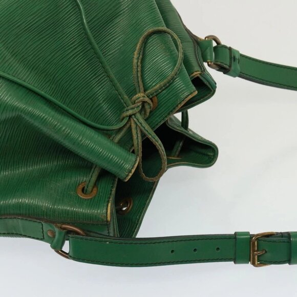 LOUIS VUITTON Epi Noe Shoulder Bag Green - Picture 12 of 16